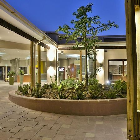 Cresta Maun Hotel Exterior foto