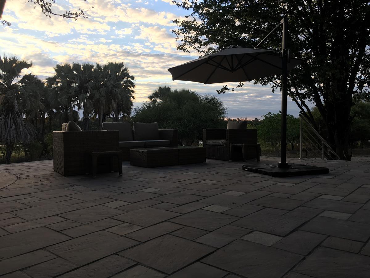 Cresta Maun Hotel Exterior foto