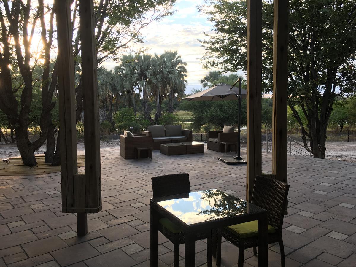 Cresta Maun Hotel Exterior foto
