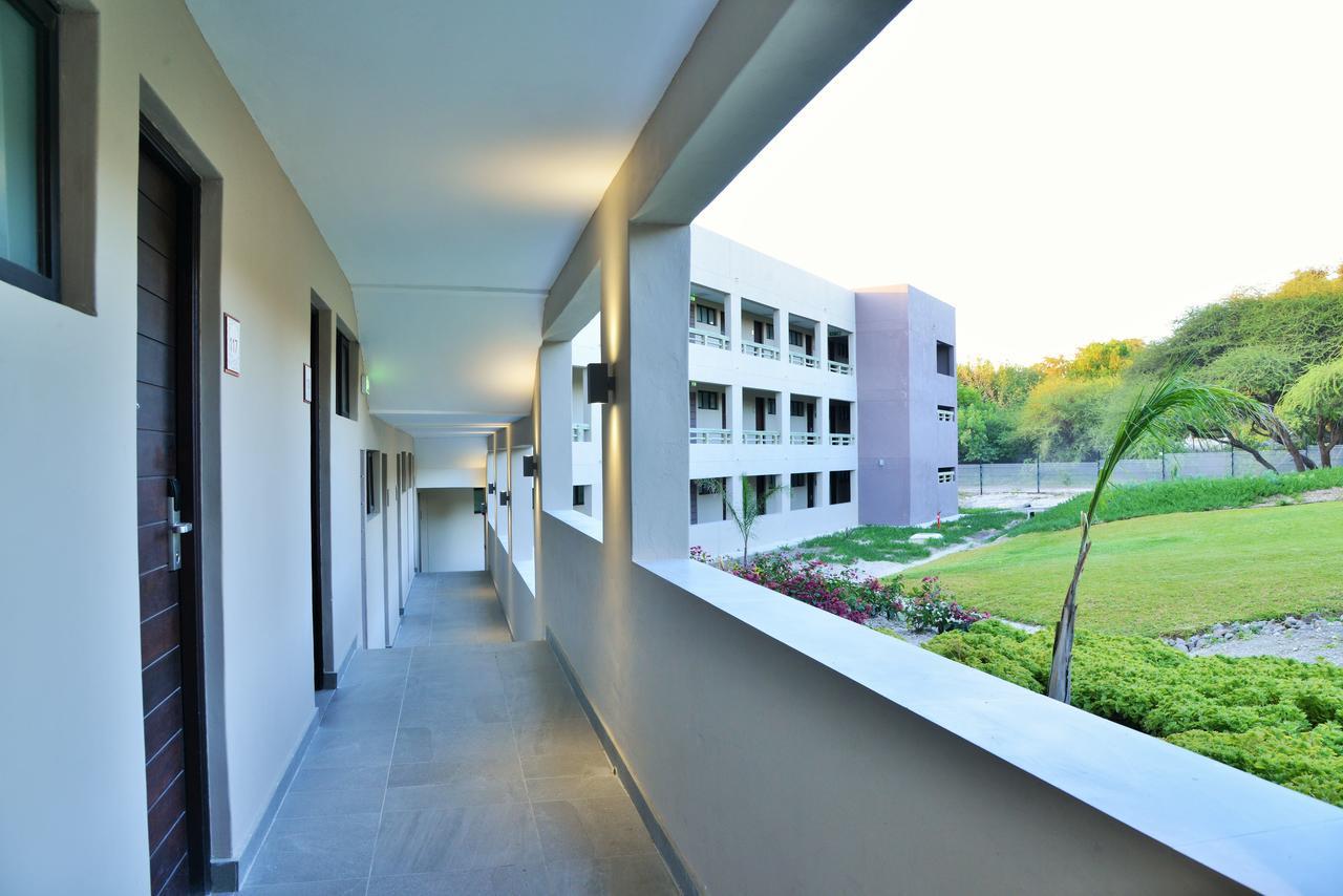 Cresta Maun Hotel Exterior foto