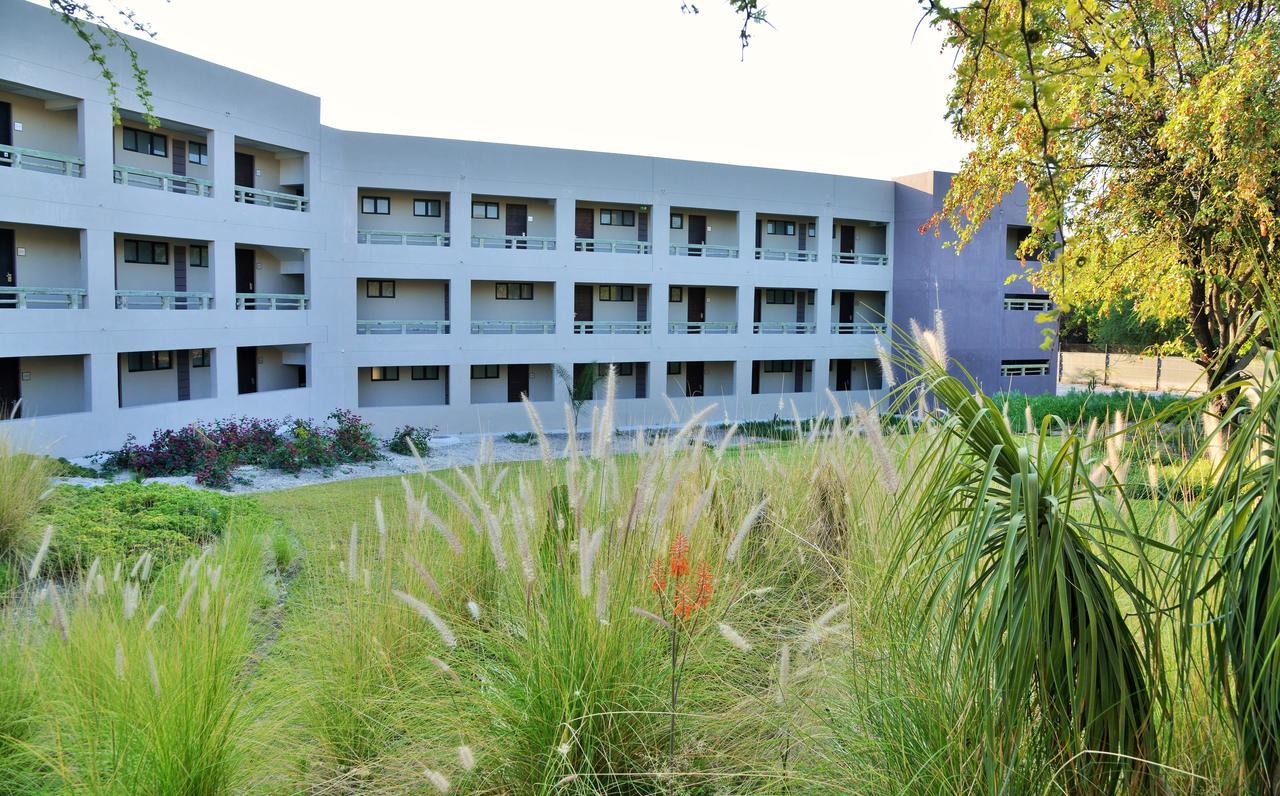 Cresta Maun Hotel Exterior foto