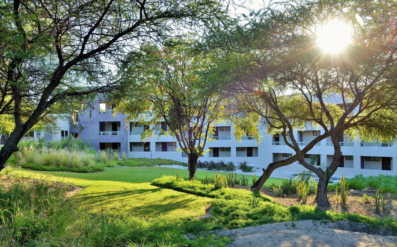 Cresta Maun Hotel Exterior foto